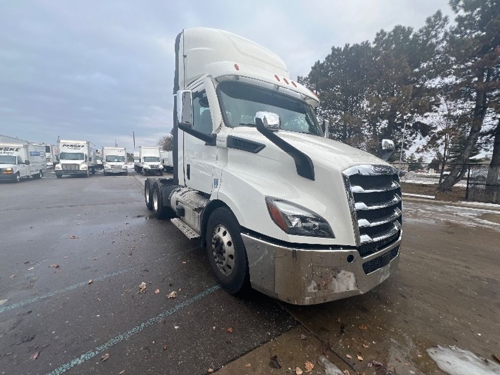 Day Cab Tractor-Heavy Duty Tractors-Freightliner-2021-T11664ST-Plymouth-MI-361,963\n\t\tmiles-$ 53,750 - Image 1