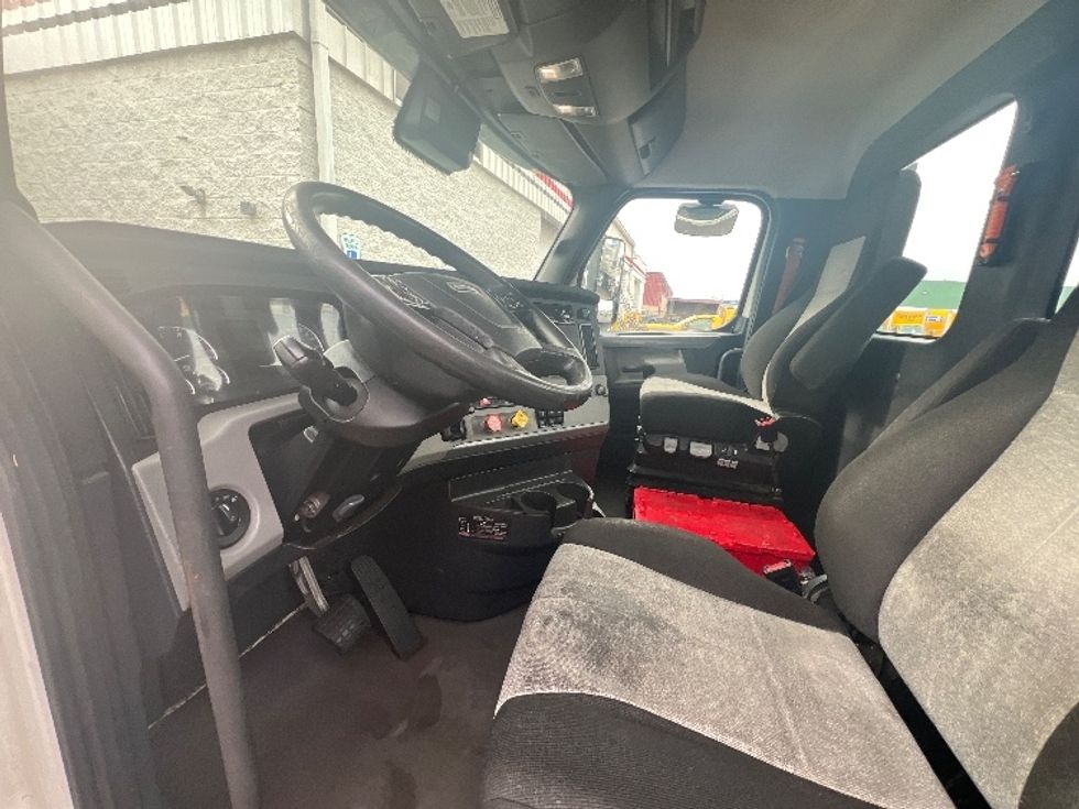 Day Cab Tractor-Heavy Duty Tractors-Freightliner-2021-T11664ST-Plymouth-MI-361,963\n\t\tmiles-$ 53,750 - Image 10