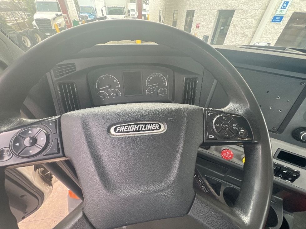 Day Cab Tractor-Heavy Duty Tractors-Freightliner-2021-T11664ST-Plymouth-MI-361,963\n\t\tmiles-$ 53,750 - Image 11