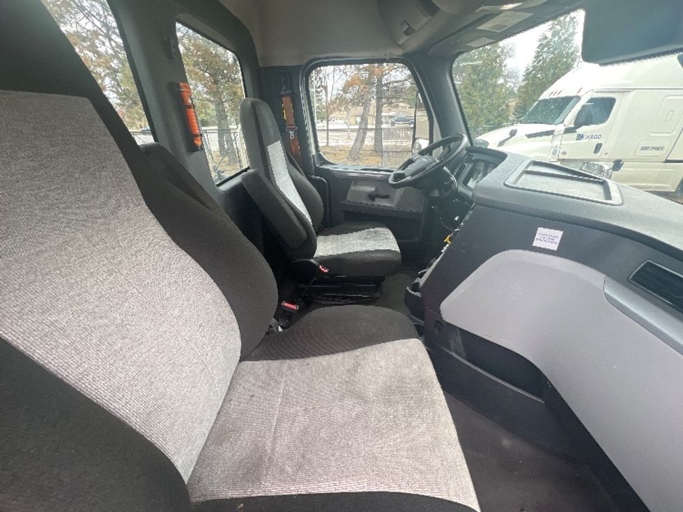 Day Cab Tractor-Heavy Duty Tractors-Freightliner-2021-T11664ST-Plymouth-MI-361,963\n\t\tmiles-$ 53,750 - Image 14