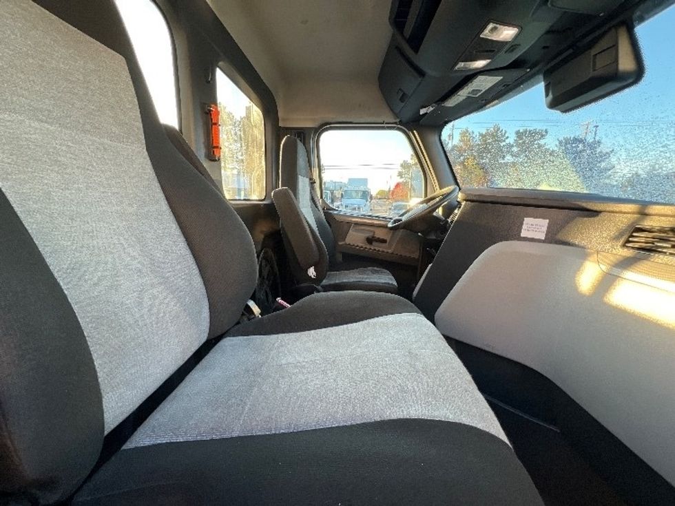 Day Cab Tractor-Heavy Duty Tractors-Freightliner-2021-T11664ST-Plymouth-MI-365,325\n\t\tmiles-$ 55,000 - Image 14