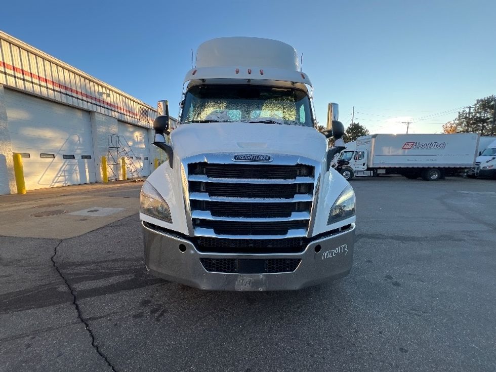 Day Cab Tractor-Heavy Duty Tractors-Freightliner-2021-T11664ST-Plymouth-MI-365,325\n\t\tmiles-$ 55,000 - Image 2