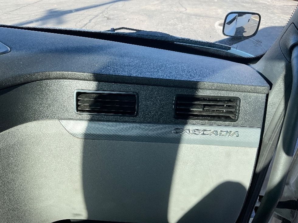 Day Cab Tractor-Heavy Duty Tractors-Freightliner-2021-T11664ST-Plymouth-MI-367,593\n\t\tmiles-$ 52,250 - Image 13