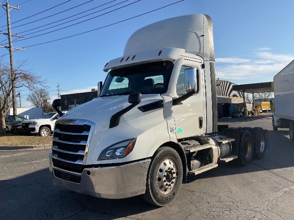 Day Cab Tractor-Heavy Duty Tractors-Freightliner-2021-T11664ST-Plymouth-MI-367,593\n\t\tmiles-$ 52,250 - Image 3