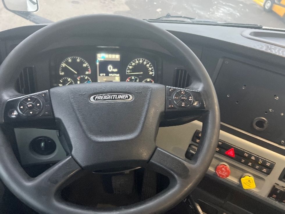 Day Cab Tractor-Heavy Duty Tractors-Freightliner-2021-T11664ST-Plymouth-MI-375,483\n\t\tmiles-$ 53,000 - Image 11