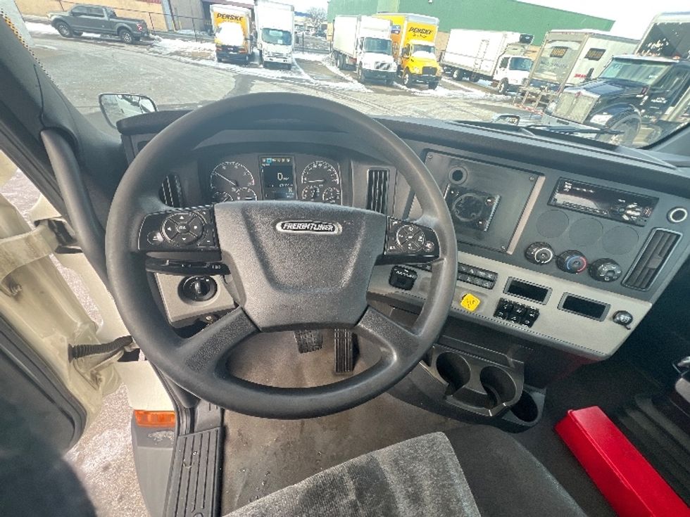 Day Cab Tractor-Heavy Duty Tractors-Freightliner-2021-T11664ST-Plymouth-MI-378,796\n\t\tmiles-$ 53,750 - Image 11