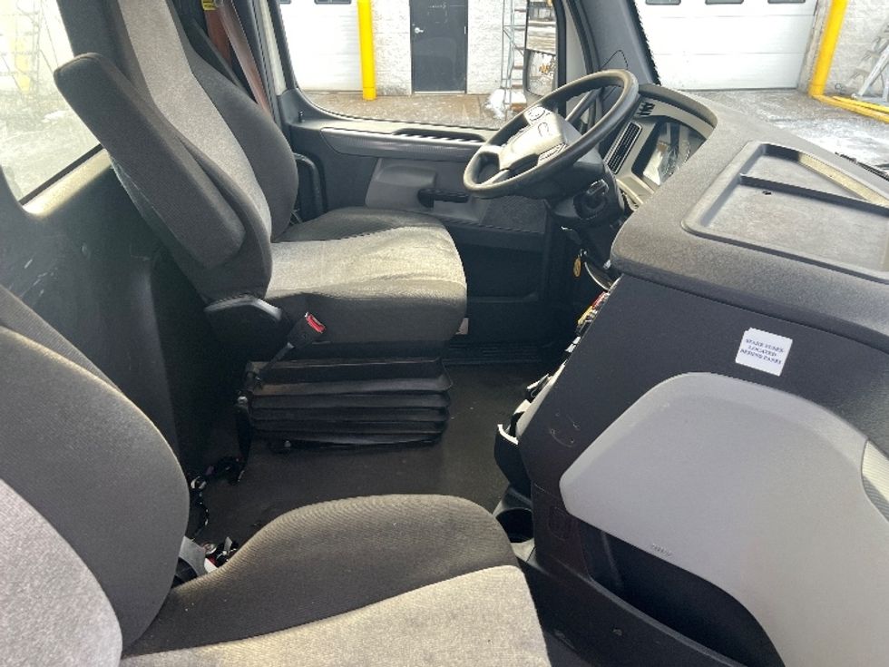 Day Cab Tractor-Heavy Duty Tractors-Freightliner-2021-T11664ST-Plymouth-MI-378,796\n\t\tmiles-$ 53,750 - Image 14