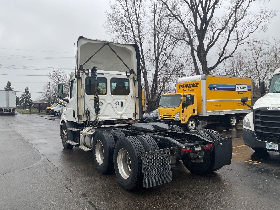 Day Cab Tractor-Heavy Duty Tractors-Freightliner-2021-T11664ST-Plymouth-MI-396,819\n\t\tmiles-$ 51,750 - Image 5