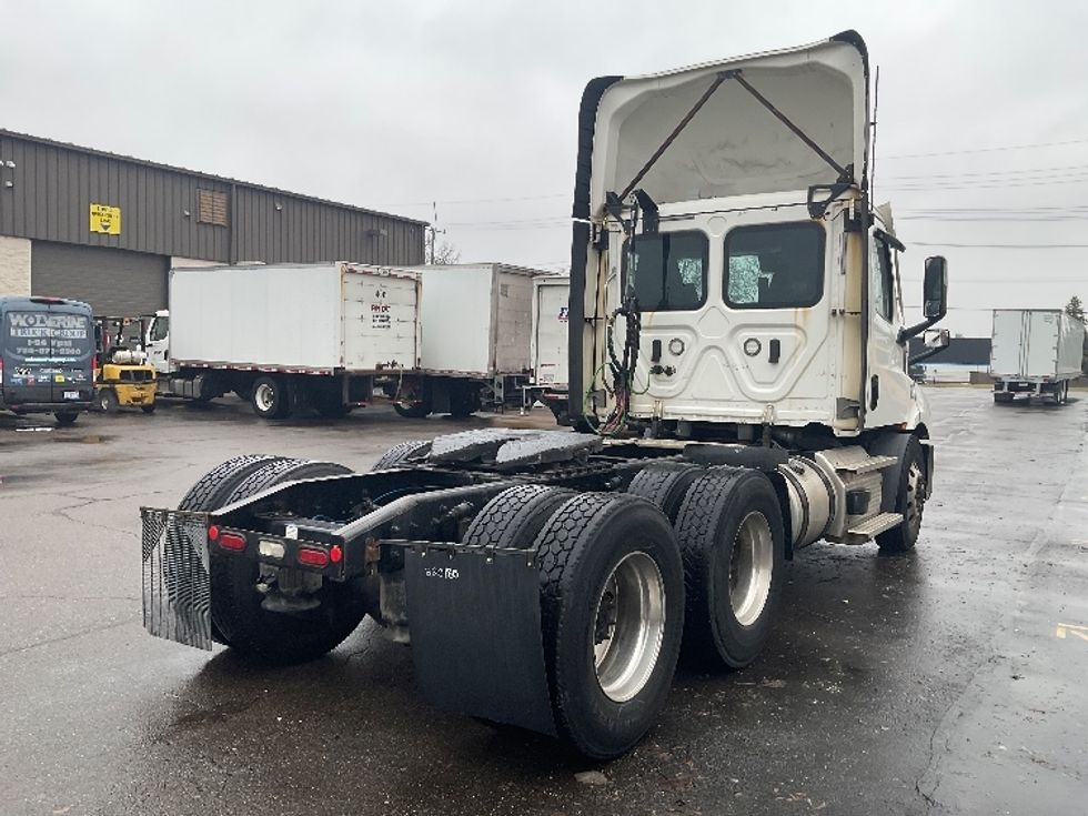 Day Cab Tractor-Heavy Duty Tractors-Freightliner-2021-T11664ST-Plymouth-MI-396,819\n\t\tmiles-$ 51,750 - Image 7