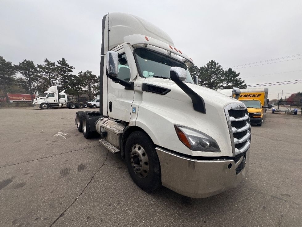 Day Cab Tractor-Heavy Duty Tractors-Freightliner-2021-T11664ST-Plymouth-MI-413,529\n\t\tmiles-$ 50,750 - Image 1