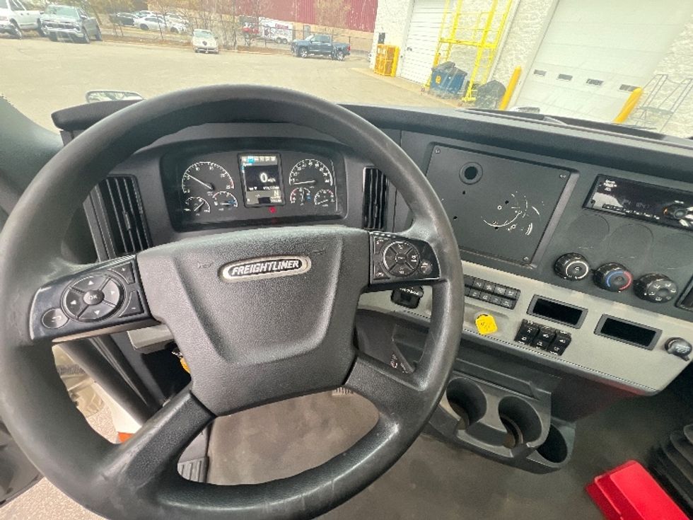 Day Cab Tractor-Heavy Duty Tractors-Freightliner-2021-T11664ST-Plymouth-MI-413,529\n\t\tmiles-$ 50,750 - Image 11