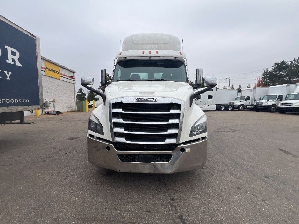 Day Cab Tractor-Heavy Duty Tractors-Freightliner-2021-T11664ST-Plymouth-MI-413,529\n\t\tmiles-$ 50,750 - Image 2