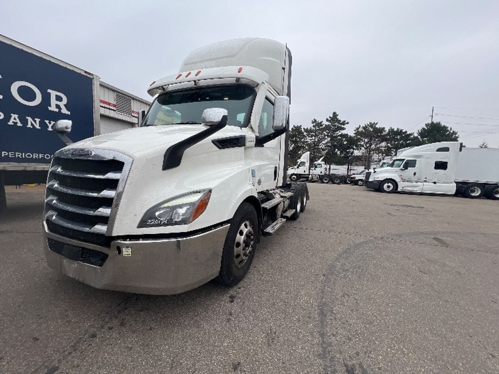 Day Cab Tractor-Heavy Duty Tractors-Freightliner-2021-T11664ST-Plymouth-MI-413,529\n\t\tmiles-$ 50,750 - Image 3
