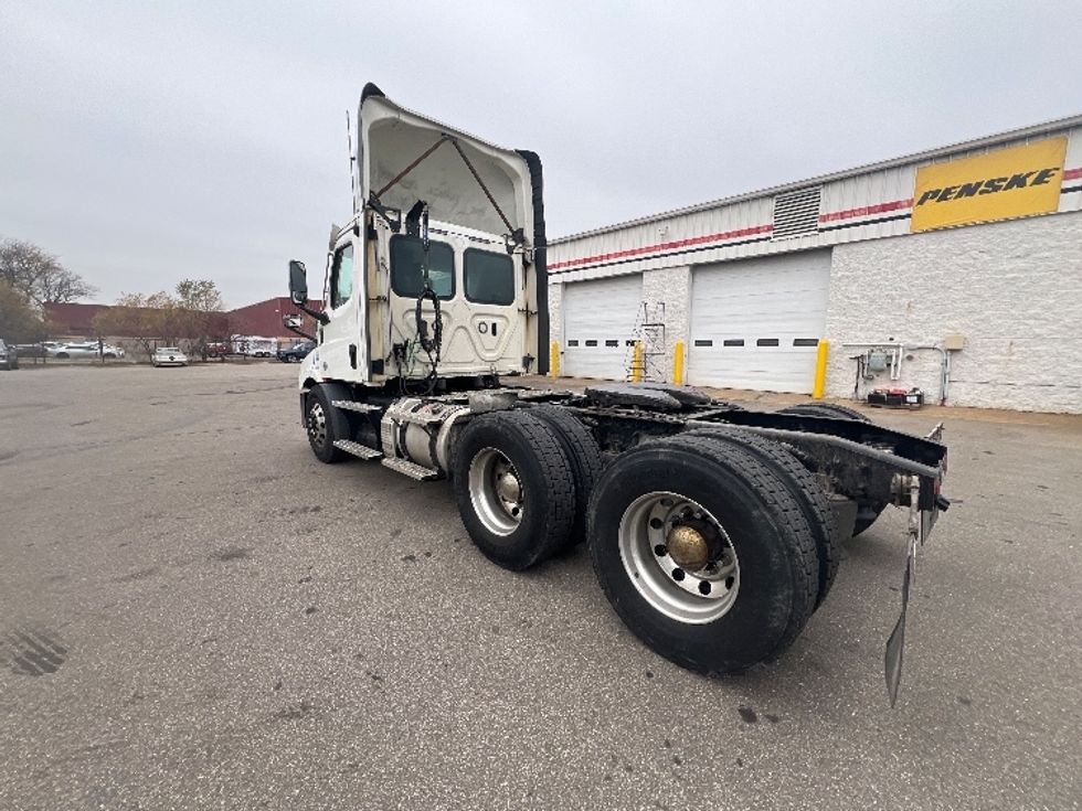 Day Cab Tractor-Heavy Duty Tractors-Freightliner-2021-T11664ST-Plymouth-MI-413,529\n\t\tmiles-$ 50,750 - Image 5