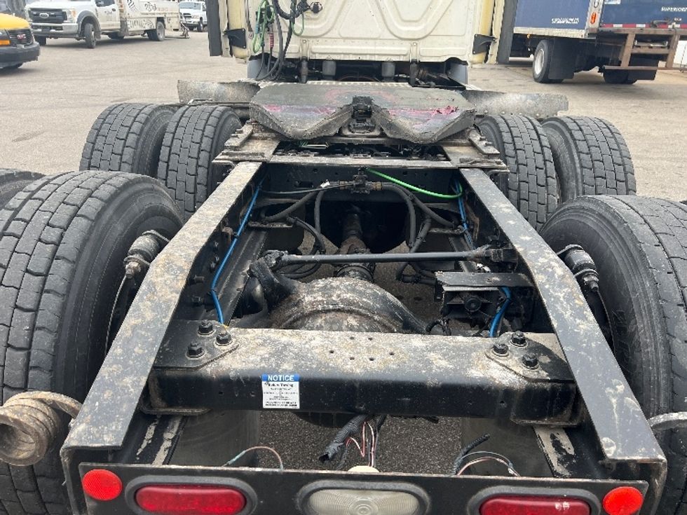 Day Cab Tractor-Heavy Duty Tractors-Freightliner-2021-T11664ST-Plymouth-MI-413,529\n\t\tmiles-$ 50,750 - Image 6