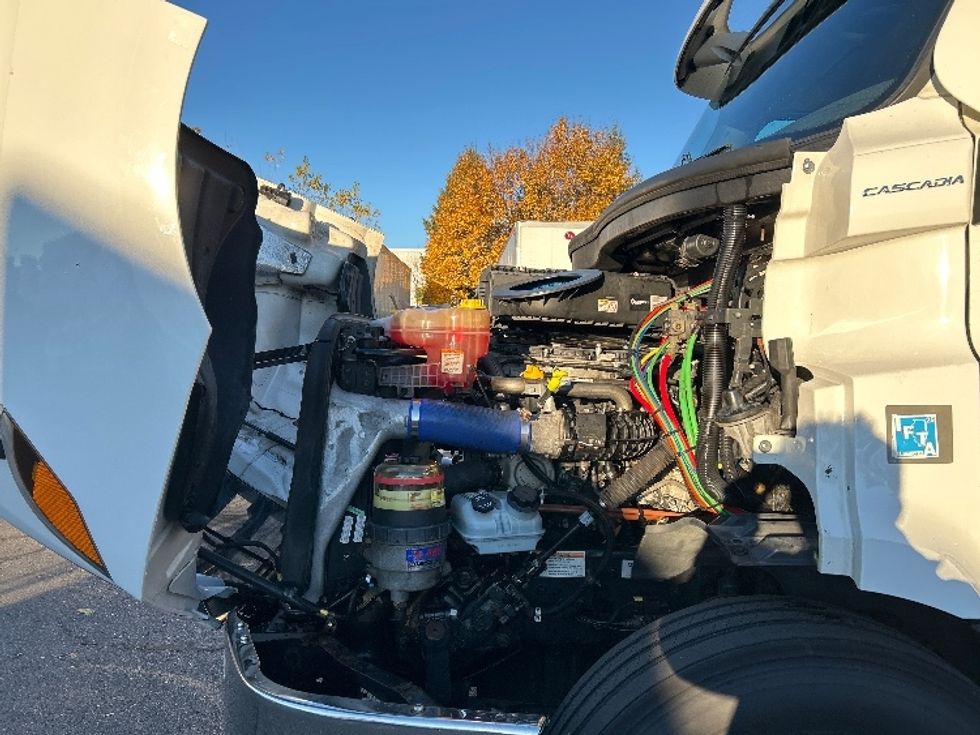 Day Cab Tractor-Heavy Duty Tractors-Freightliner-2021-T11664ST-Plymouth-MI-432,314\n\t\tmiles-$ 49,250 - Image 16