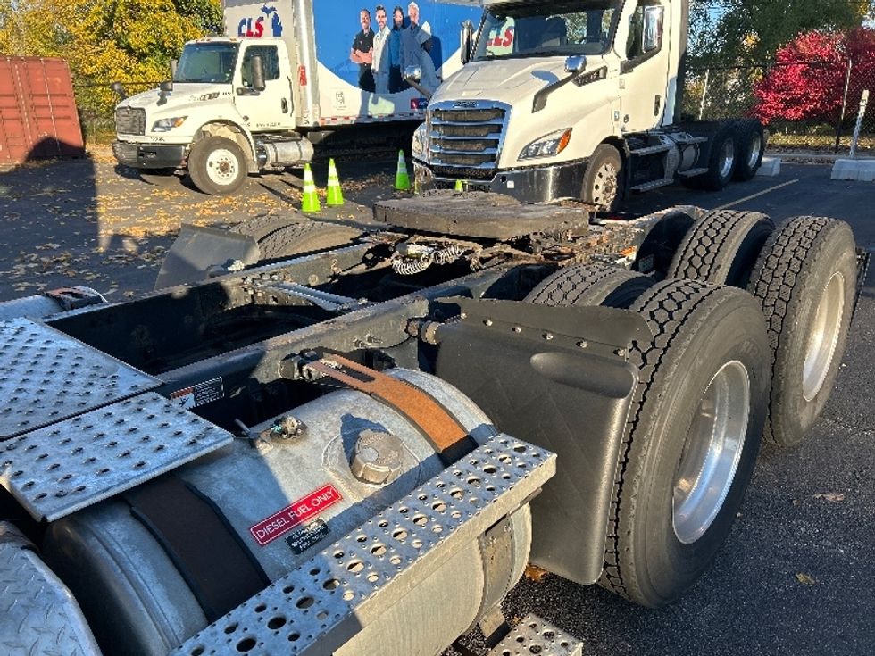 Day Cab Tractor-Heavy Duty Tractors-Freightliner-2021-T11664ST-Plymouth-MI-432,314\n\t\tmiles-$ 49,250 - Image 17