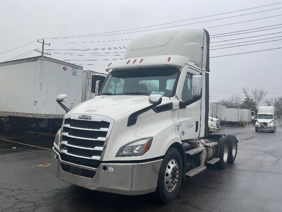 Day Cab Tractor-Heavy Duty Tractors-Freightliner-2021-T11664ST-Plymouth-MI-432,314\n\t\tmiles-$ 49,250 - Image 3