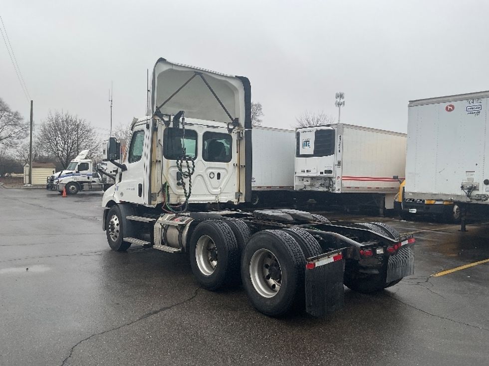 Day Cab Tractor-Heavy Duty Tractors-Freightliner-2021-T11664ST-Plymouth-MI-432,314\n\t\tmiles-$ 49,250 - Image 5