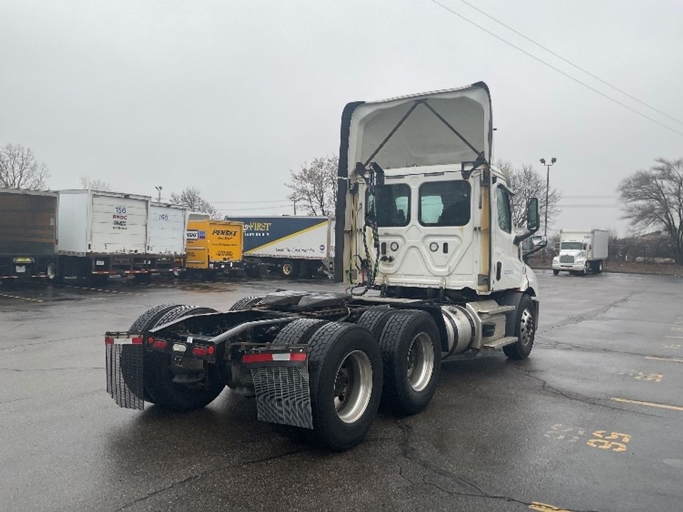 Day Cab Tractor-Heavy Duty Tractors-Freightliner-2021-T11664ST-Plymouth-MI-432,314\n\t\tmiles-$ 49,250 - Image 7