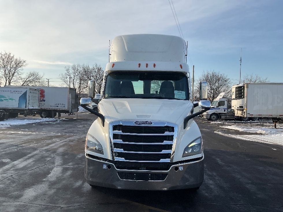 Day Cab Tractor-Heavy Duty Tractors-Freightliner-2021-T11664ST-Plymouth-MI-434,266\n\t\tmiles-$ 48,000 - Image 2