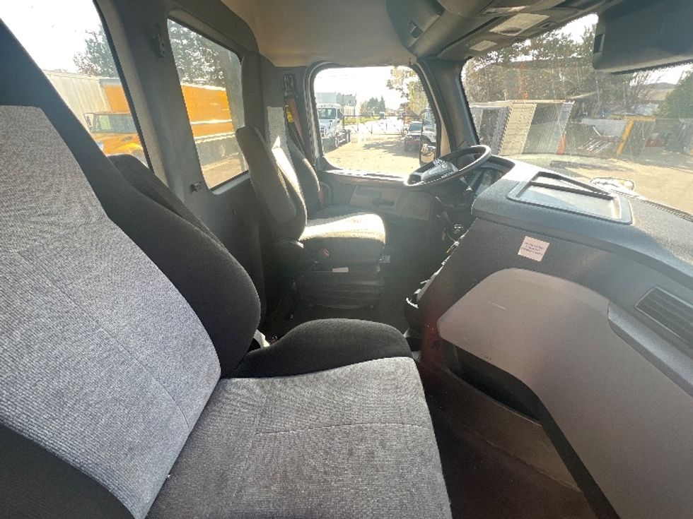 Day Cab Tractor-Heavy Duty Tractors-Freightliner-2021-T11664ST-Plymouth-MI-475,737\n\t\tmiles-$ 45,000 - Image 14