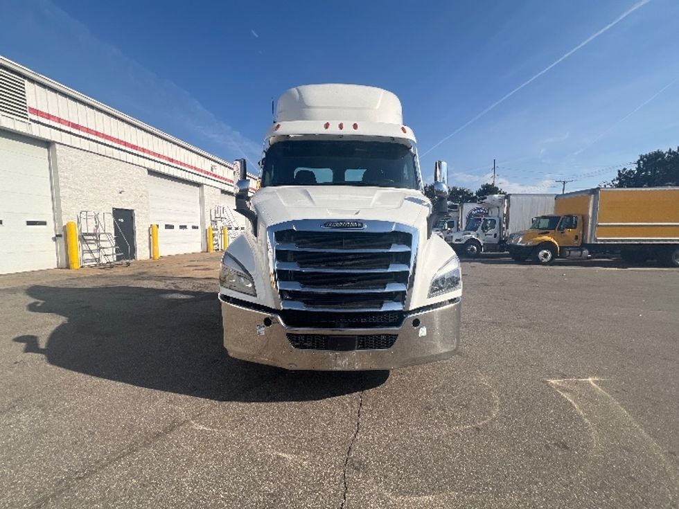 Day Cab Tractor-Heavy Duty Tractors-Freightliner-2021-T11664ST-Plymouth-MI-475,737\n\t\tmiles-$ 45,000 - Image 2