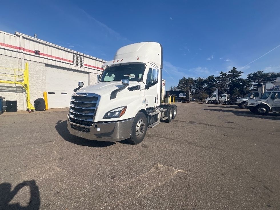 Day Cab Tractor-Heavy Duty Tractors-Freightliner-2021-T11664ST-Plymouth-MI-475,737\n\t\tmiles-$ 45,000 - Image 3