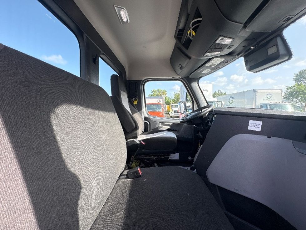 Day Cab Tractor-Heavy Duty Tractors-Freightliner-2021-T11664ST-Pompano Beach-FL-249,334\n\t\tmiles-$ 66,000 - Image 14
