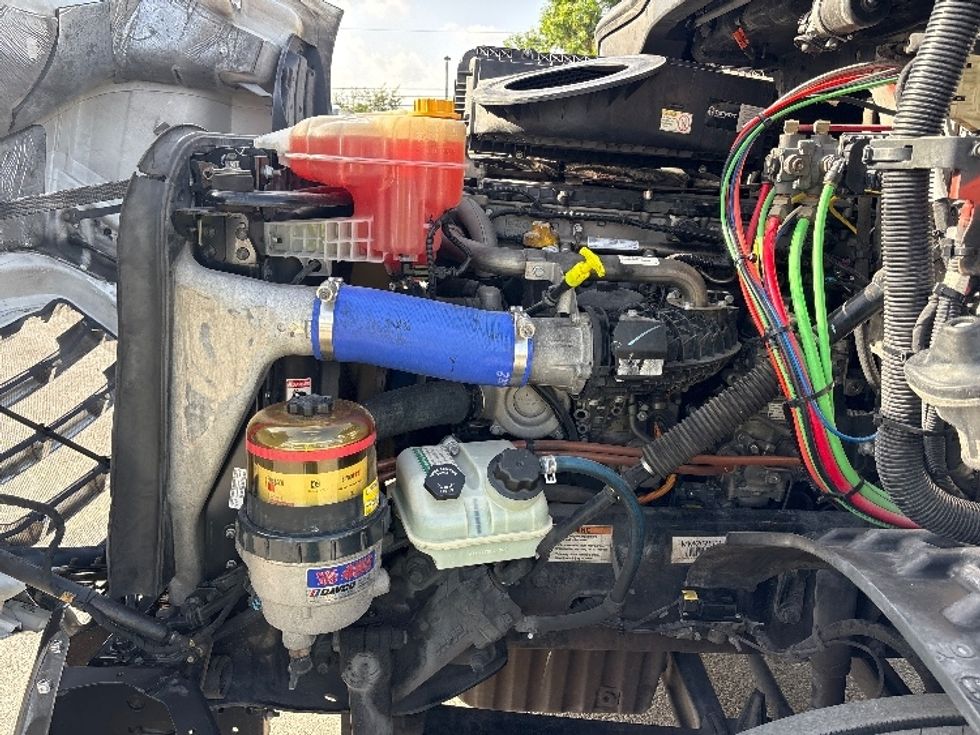 Day Cab Tractor-Heavy Duty Tractors-Freightliner-2021-T11664ST-Pompano Beach-FL-249,334\n\t\tmiles-$ 66,000 - Image 16