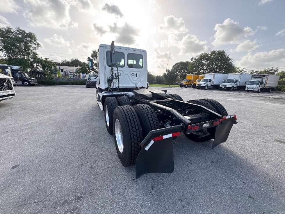 Day Cab Tractor-Heavy Duty Tractors-Freightliner-2021-T11664ST-Pompano Beach-FL-249,334\n\t\tmiles-$ 66,000 - Image 5