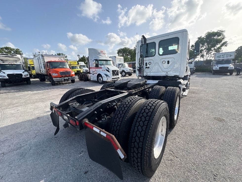 Day Cab Tractor-Heavy Duty Tractors-Freightliner-2021-T11664ST-Pompano Beach-FL-249,334\n\t\tmiles-$ 66,000 - Image 7