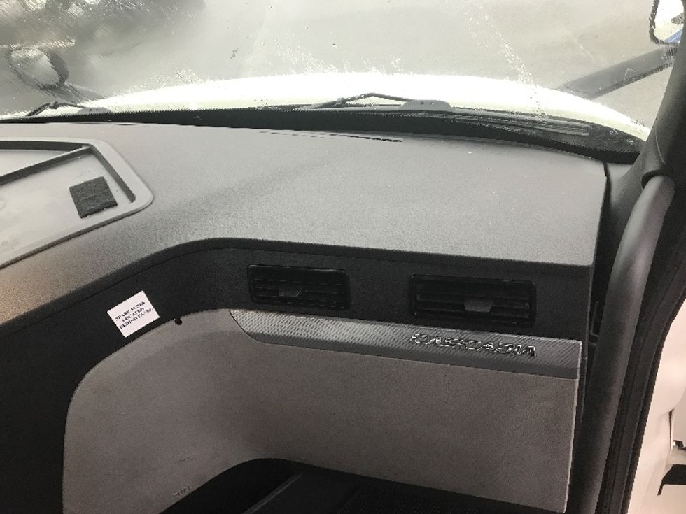 Day Cab Tractor-Heavy Duty Tractors-Freightliner-2021-T11664ST-Pottsville-PA-715,930\n\t\tmiles-$ 27,750 - Image 13