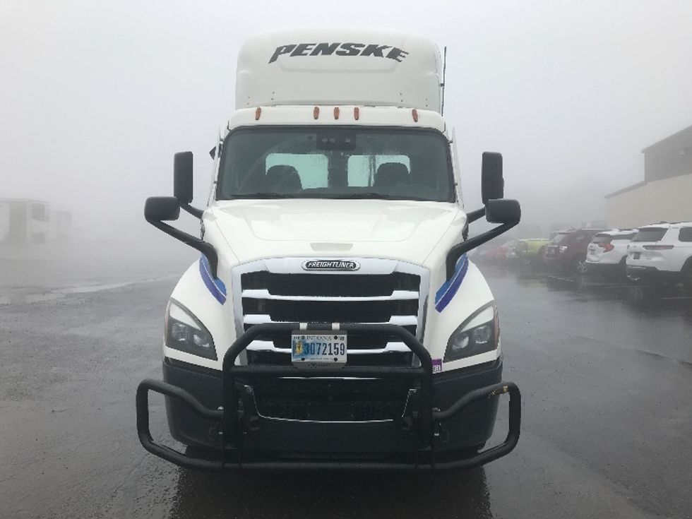 Day Cab Tractor-Heavy Duty Tractors-Freightliner-2021-T11664ST-Pottsville-PA-715,930\n\t\tmiles-$ 27,750 - Image 2