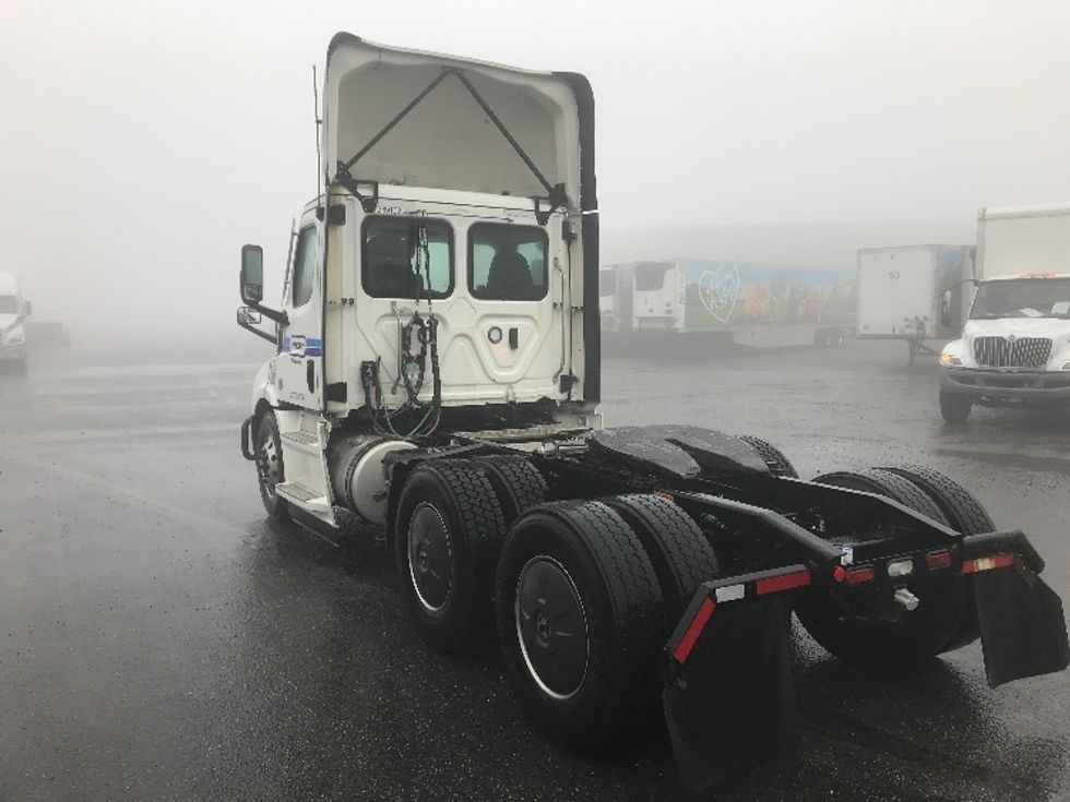 Day Cab Tractor-Heavy Duty Tractors-Freightliner-2021-T11664ST-Pottsville-PA-715,930\n\t\tmiles-$ 27,750 - Image 5
