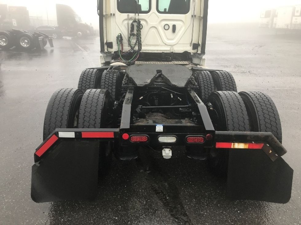 Day Cab Tractor-Heavy Duty Tractors-Freightliner-2021-T11664ST-Pottsville-PA-715,930\n\t\tmiles-$ 27,750 - Image 6