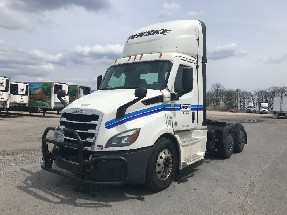 Day Cab Tractor-Heavy Duty Tractors-Freightliner-2021-T11664ST-Pottsville-PA-731,906\n\t\tmiles-$ 27,750 - Image 3