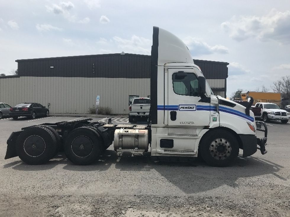 Day Cab Tractor-Heavy Duty Tractors-Freightliner-2021-T11664ST-Pottsville-PA-731,906\n\t\tmiles-$ 27,750 - Image 8