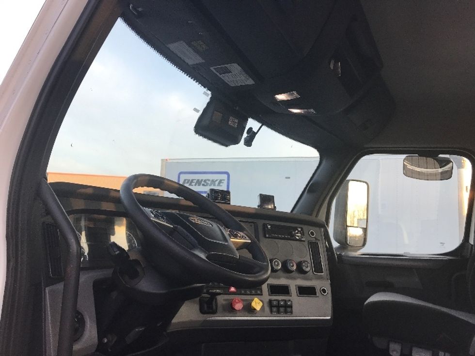 Day Cab Tractor-Heavy Duty Tractors-Freightliner-2021-T11664ST-Pottsville-PA-757,958\n\t\tmiles-$ 27,750 - Image 10