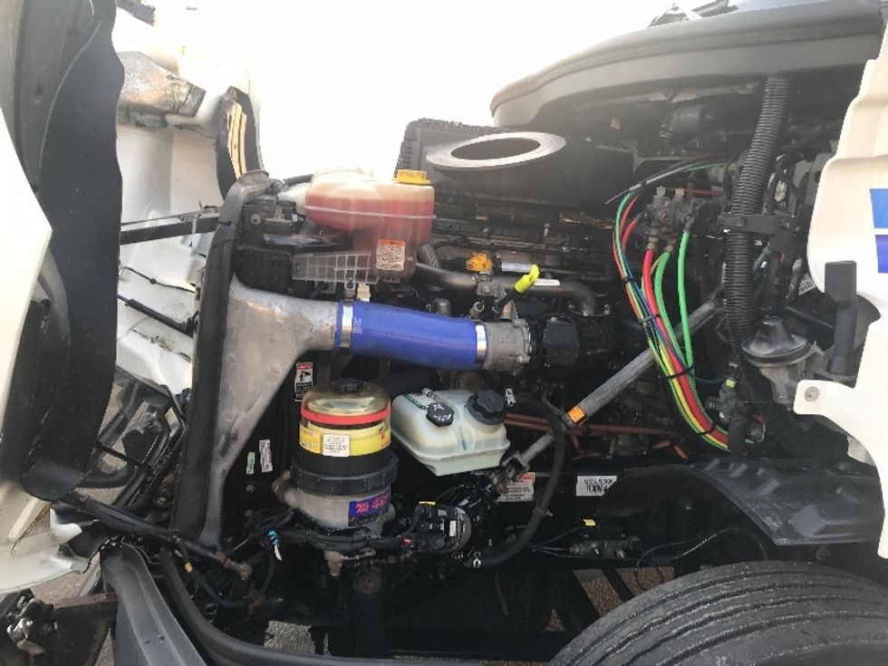 Day Cab Tractor-Heavy Duty Tractors-Freightliner-2021-T11664ST-Pottsville-PA-757,958\n\t\tmiles-$ 27,750 - Image 16