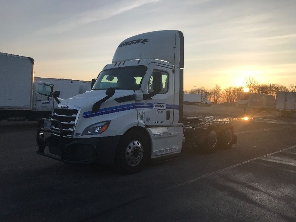 Day Cab Tractor-Heavy Duty Tractors-Freightliner-2021-T11664ST-Pottsville-PA-757,958\n\t\tmiles-$ 27,750 - Image 3