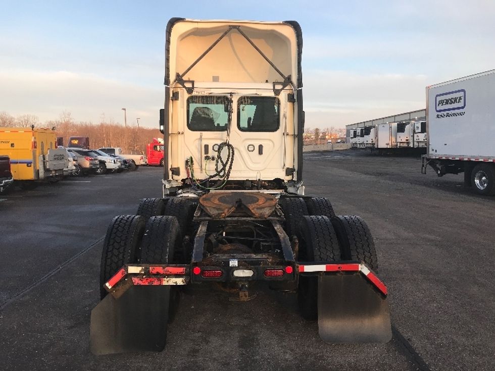 Day Cab Tractor-Heavy Duty Tractors-Freightliner-2021-T11664ST-Pottsville-PA-757,958\n\t\tmiles-$ 27,750 - Image 6