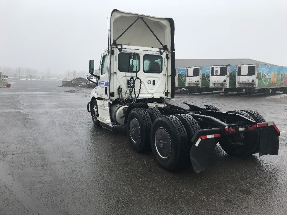 Day Cab Tractor-Heavy Duty Tractors-Freightliner-2021-T11664ST-Pottsville-PA-792,575\n\t\tmiles-$ 28,000 - Image 5