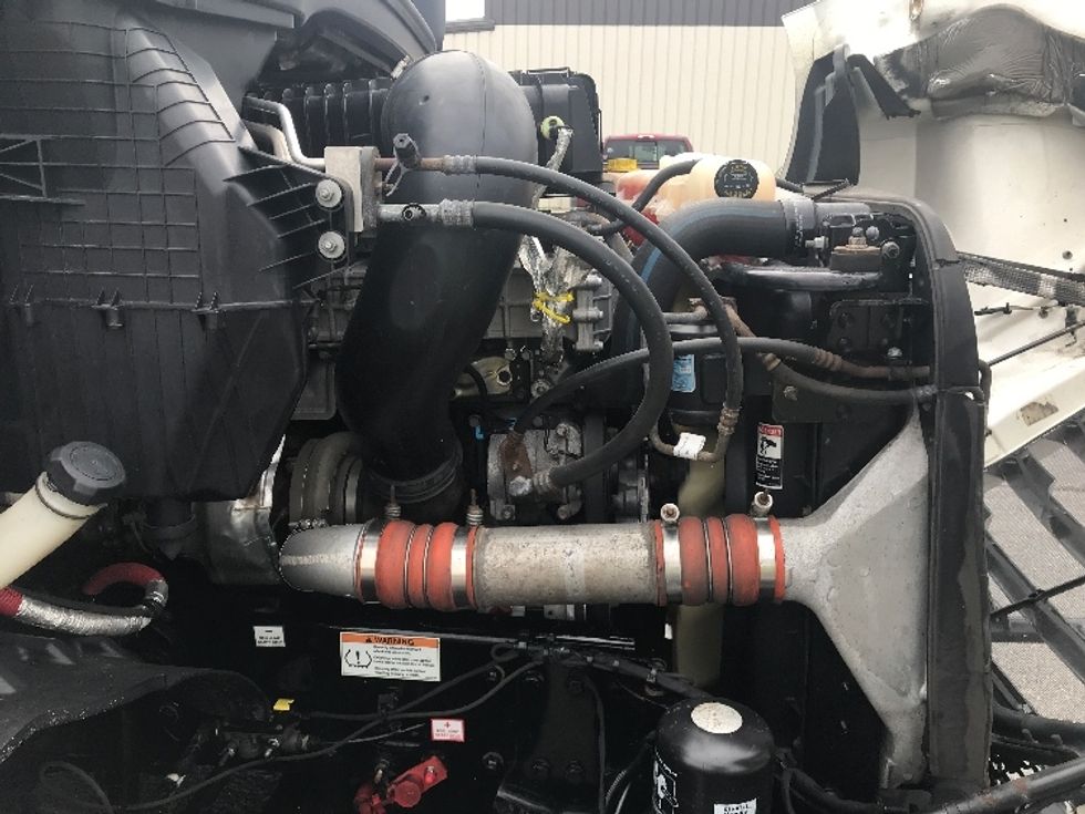 Day Cab Tractor-Heavy Duty Tractors-Freightliner-2021-T11664ST-Pottsville-PA-795,520\n\t\tmiles-$ 28,000 - Image 15