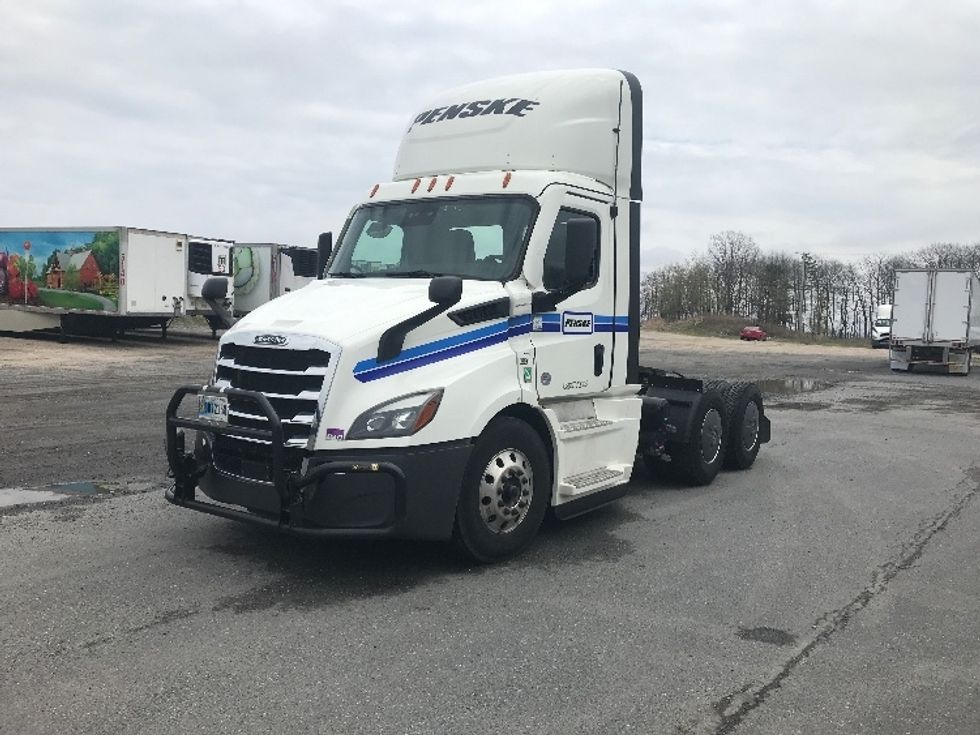 Day Cab Tractor-Heavy Duty Tractors-Freightliner-2021-T11664ST-Pottsville-PA-795,520\n\t\tmiles-$ 28,000 - Image 3