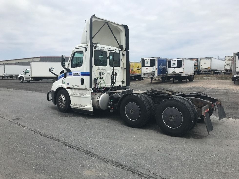 Day Cab Tractor-Heavy Duty Tractors-Freightliner-2021-T11664ST-Pottsville-PA-795,520\n\t\tmiles-$ 28,000 - Image 5