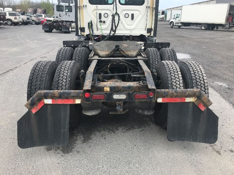 Day Cab Tractor-Heavy Duty Tractors-Freightliner-2021-T11664ST-Pottsville-PA-795,520\n\t\tmiles-$ 28,000 - Image 6