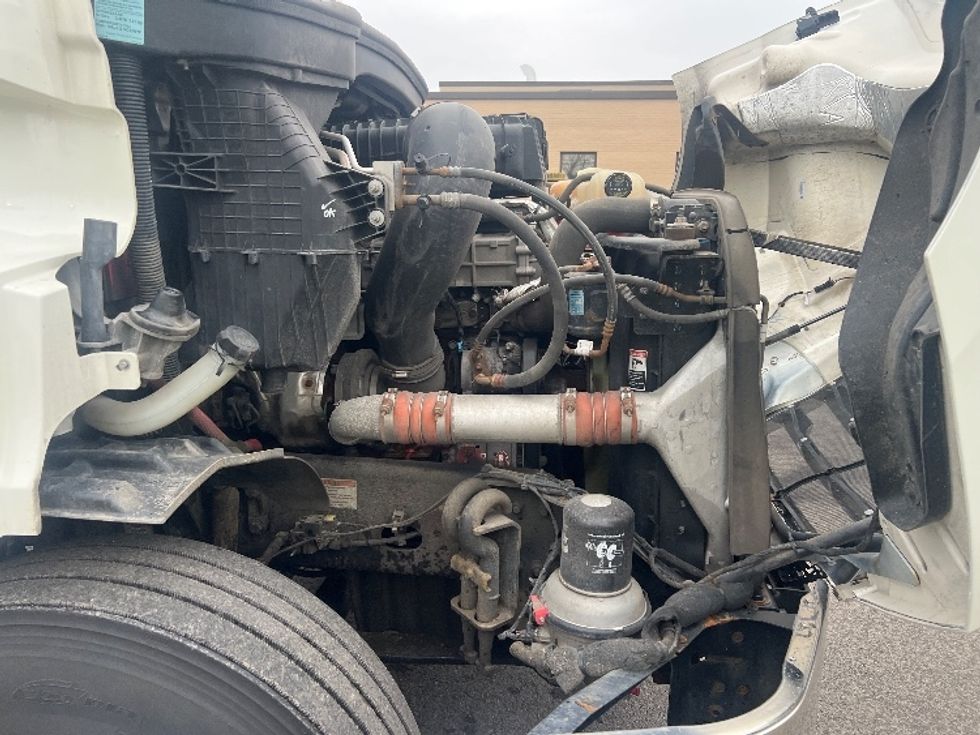 Day Cab Tractor-Heavy Duty Tractors-Freightliner-2021-T11664ST-Rochester-NY-334,173\n\t\tmiles-$ 54,250 - Image 15