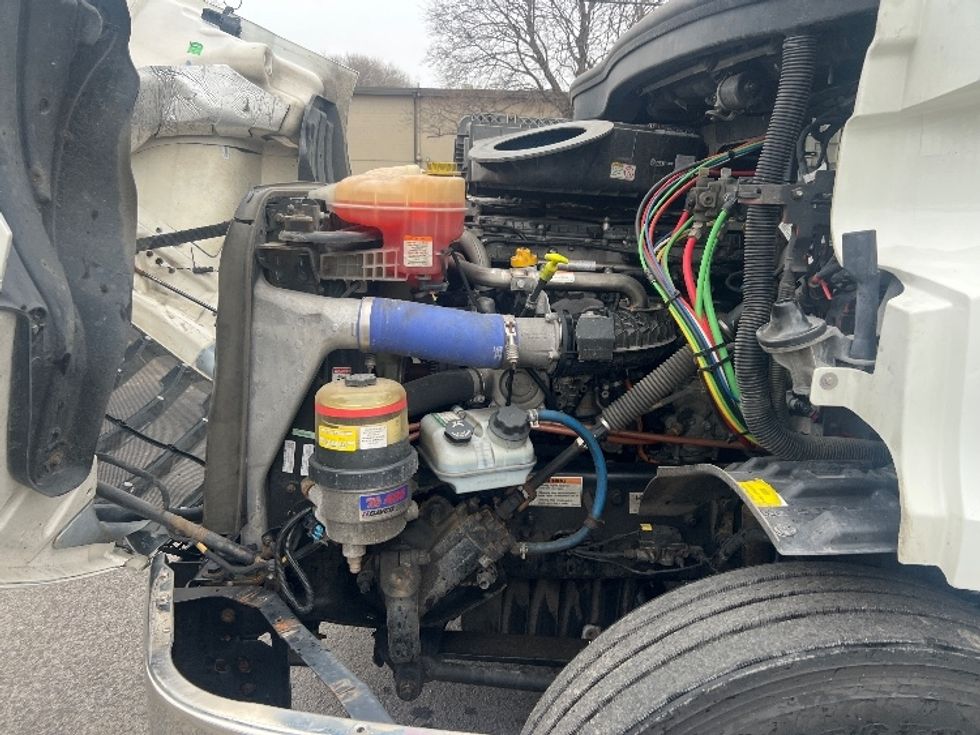 Day Cab Tractor-Heavy Duty Tractors-Freightliner-2021-T11664ST-Rochester-NY-334,173\n\t\tmiles-$ 54,250 - Image 16