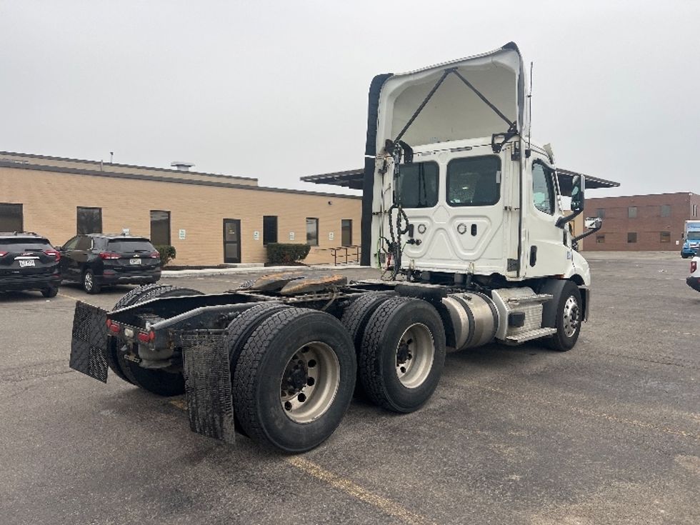Day Cab Tractor-Heavy Duty Tractors-Freightliner-2021-T11664ST-Rochester-NY-334,173\n\t\tmiles-$ 54,250 - Image 7